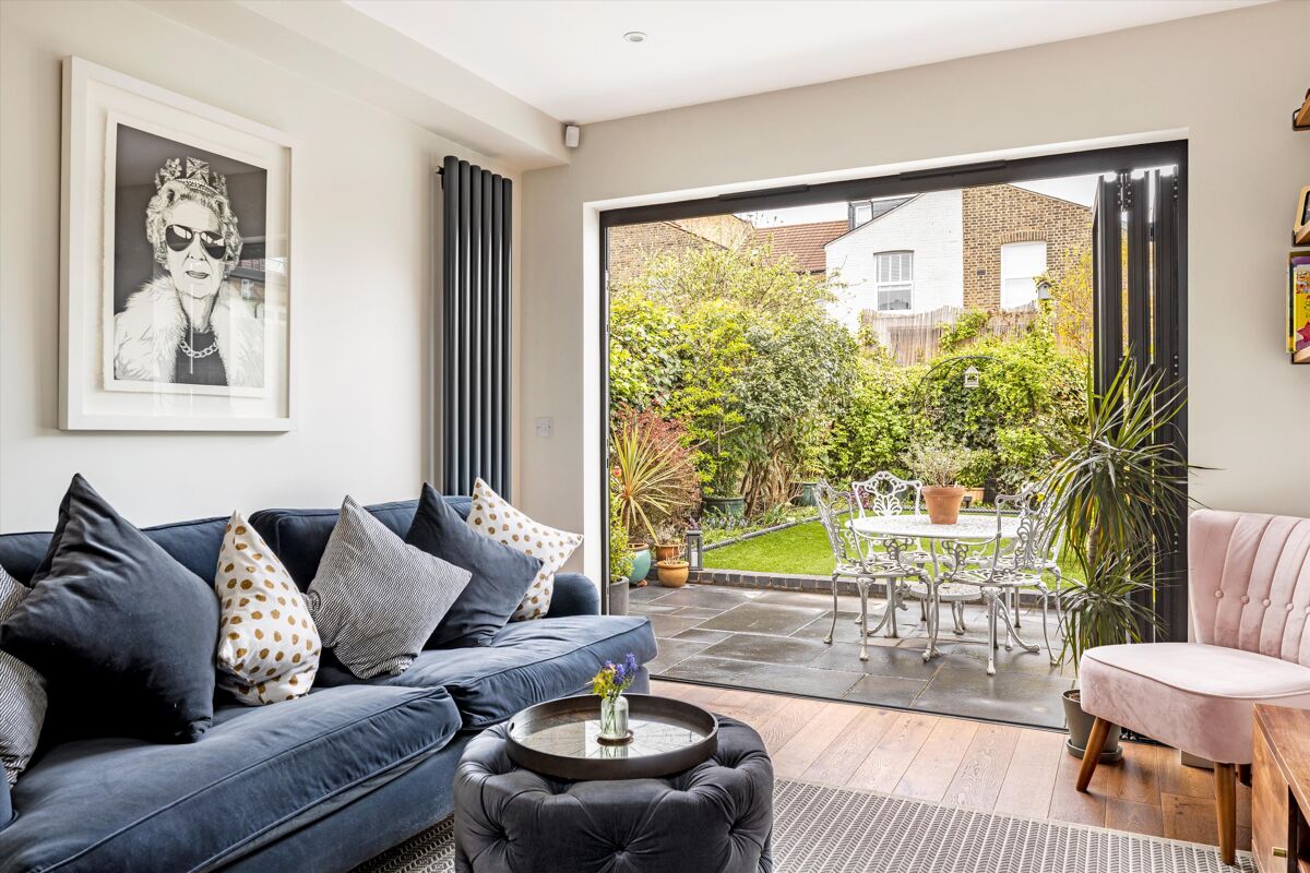 flat for sale in Buchanan Gardens, Kensal Rise, London, NW10