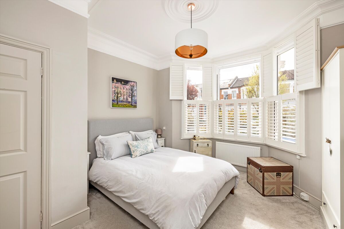 flat for sale in Buchanan Gardens, Kensal Rise, London, NW10