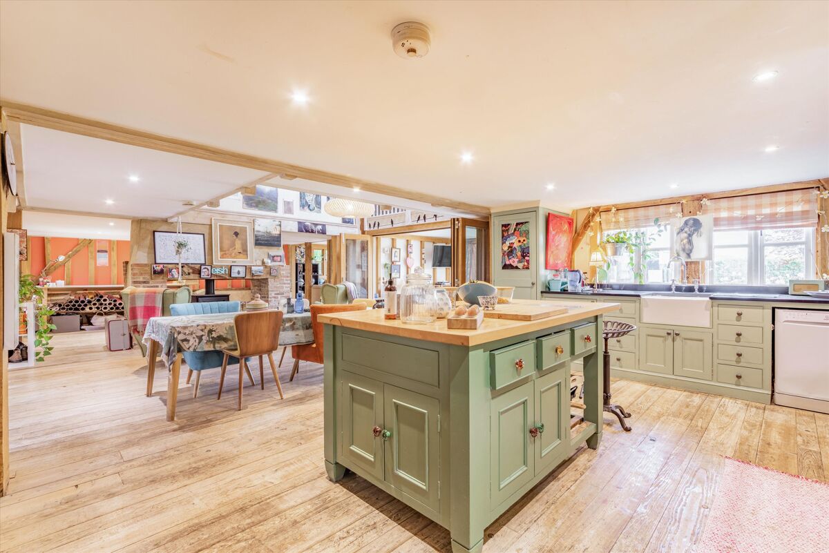 house for sale in Rockwell End, Hambleden, HenleyonThames, Buckinghamshire, RG9 POD012295318