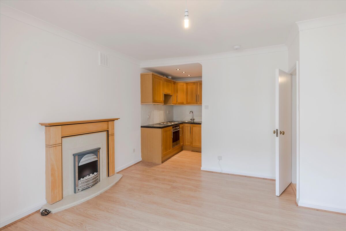 flat for sale in Gloucester Terrace, London, W2. - POD012295610 ...