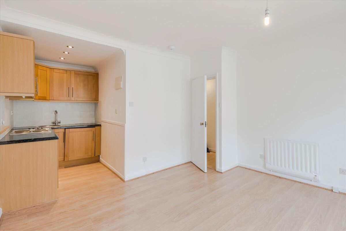 flat for sale in Gloucester Terrace, London, W2. POD012295610