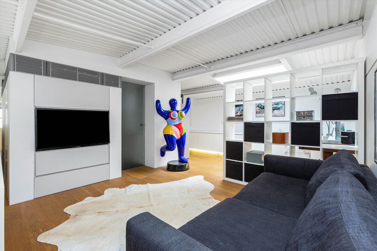 flat for sale in Chiswick Green Studios, 1 Evershed Walk, London, W4