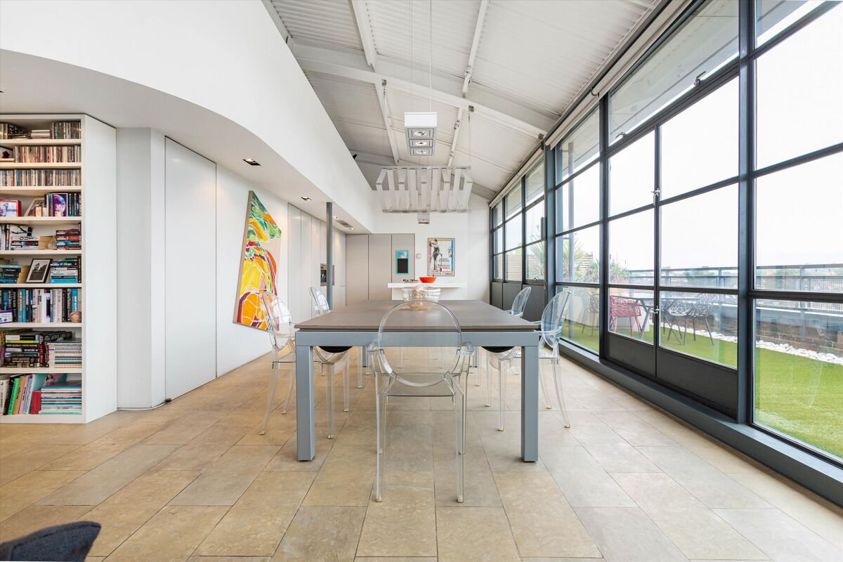 flat for sale in Chiswick Green Studios, 1 Evershed Walk, London, W4