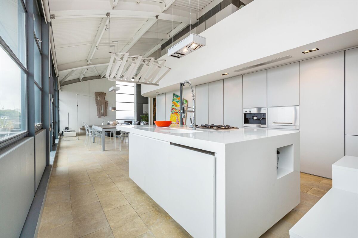 flat for sale in Chiswick Green Studios, 1 Evershed Walk, London, W4