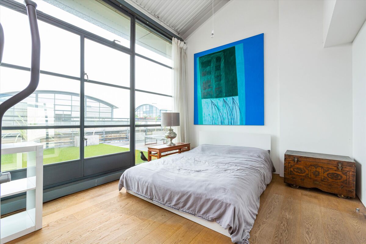 flat for sale in Chiswick Green Studios, 1 Evershed Walk, London, W4