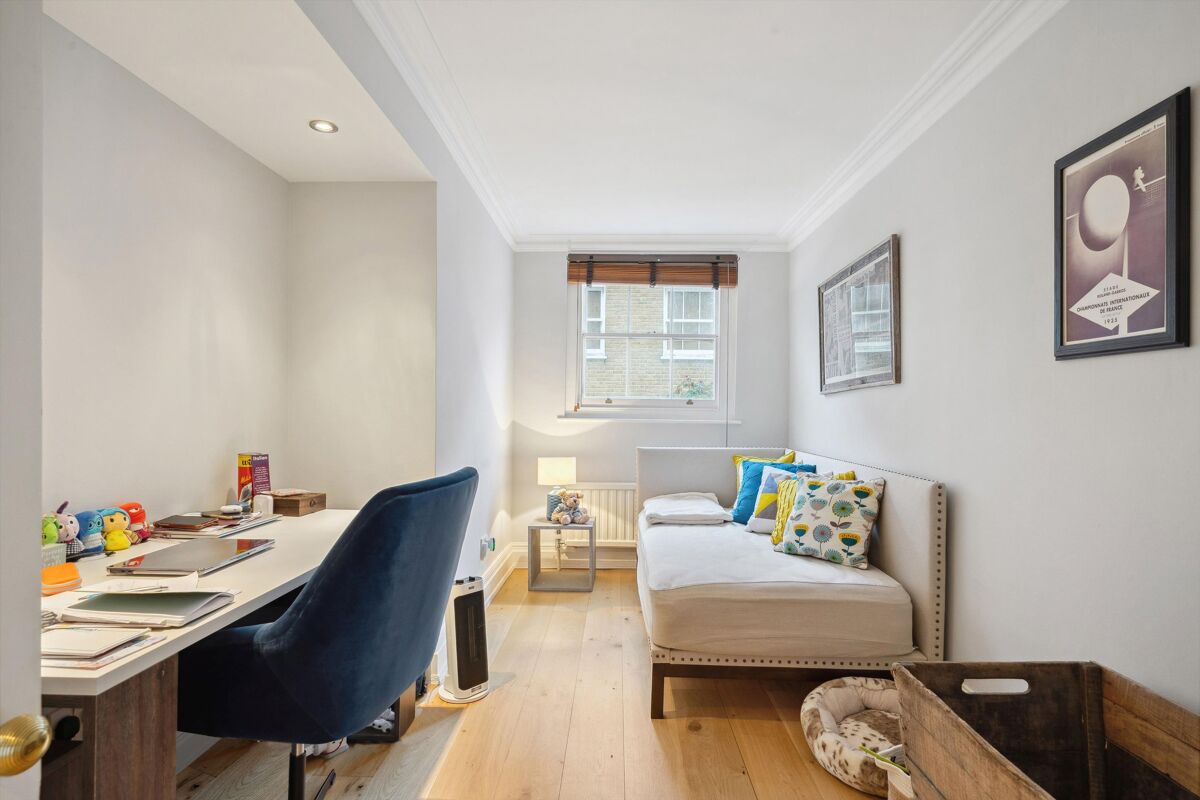 flat to rent in Cornwall Gardens, South Kensington, London, SW7