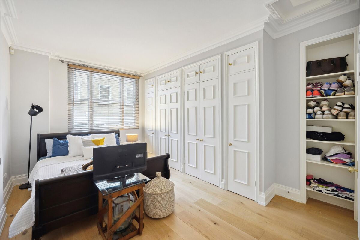 flat to rent in Cornwall Gardens, South Kensington, London, SW7