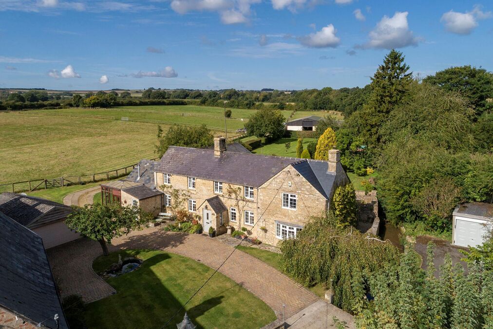 Image of The Heath, Milton-under-Wychwood, Chipping Norton, Oxfordshire, OX7