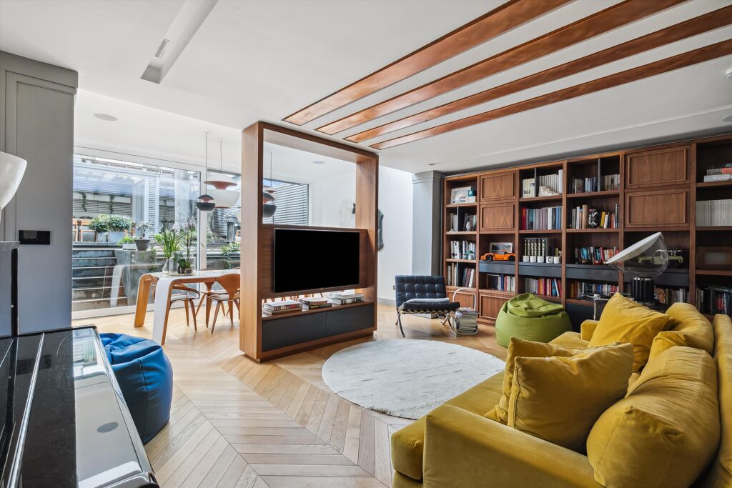 Image of Vicarage Gate, London, W8