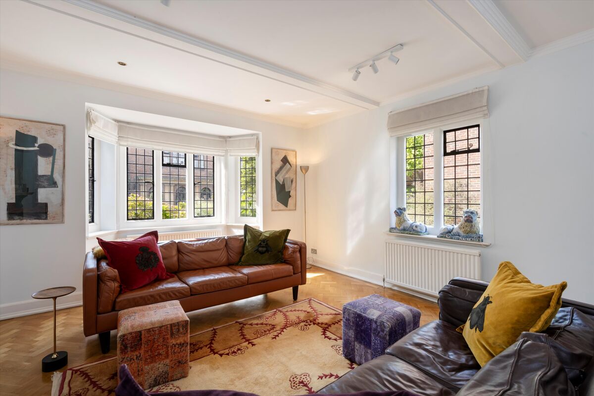 house for sale in The Gateways, Sprimont Place, Chelsea, London, SW3