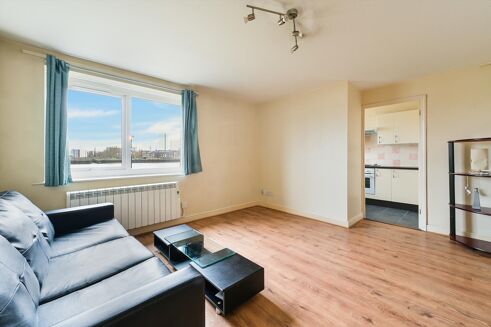 Picture of 2 bedroom flat for rent.