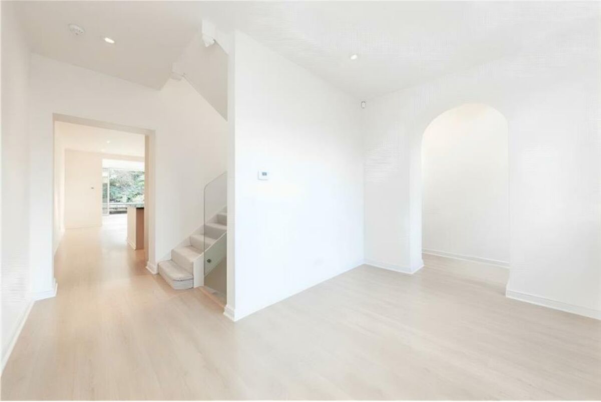 House To Rent In West Heath Road Hampstead London Nw3 Pod012499294