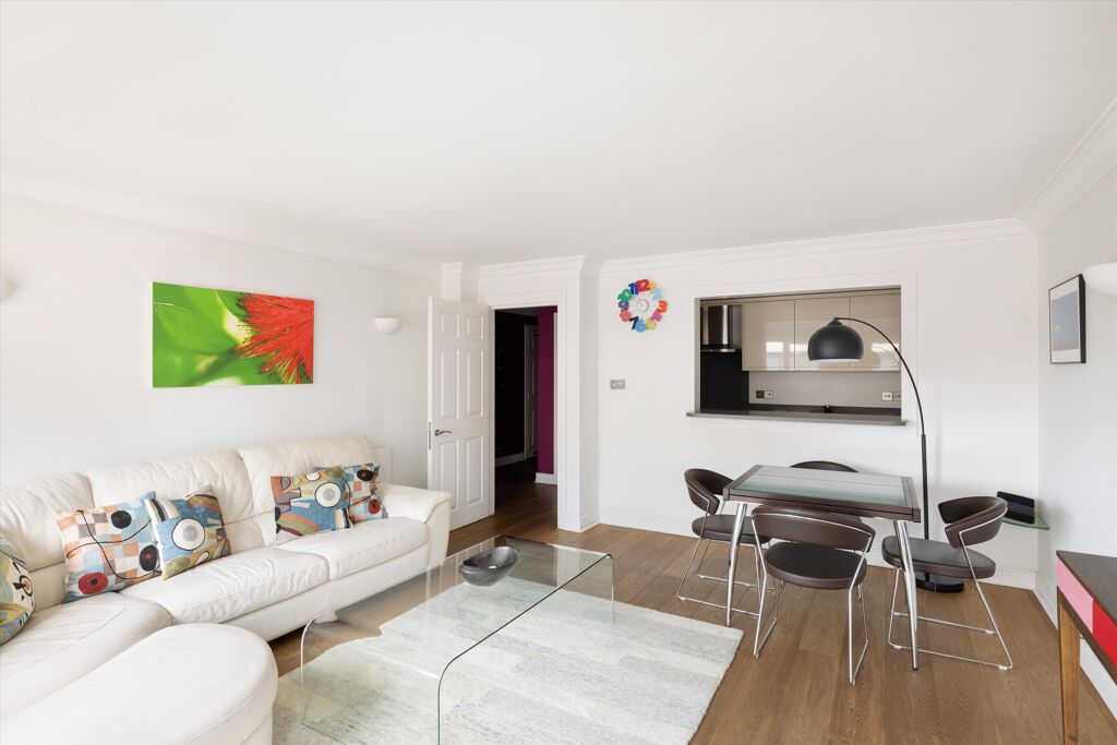 Image of Crown Court, London, WC2B