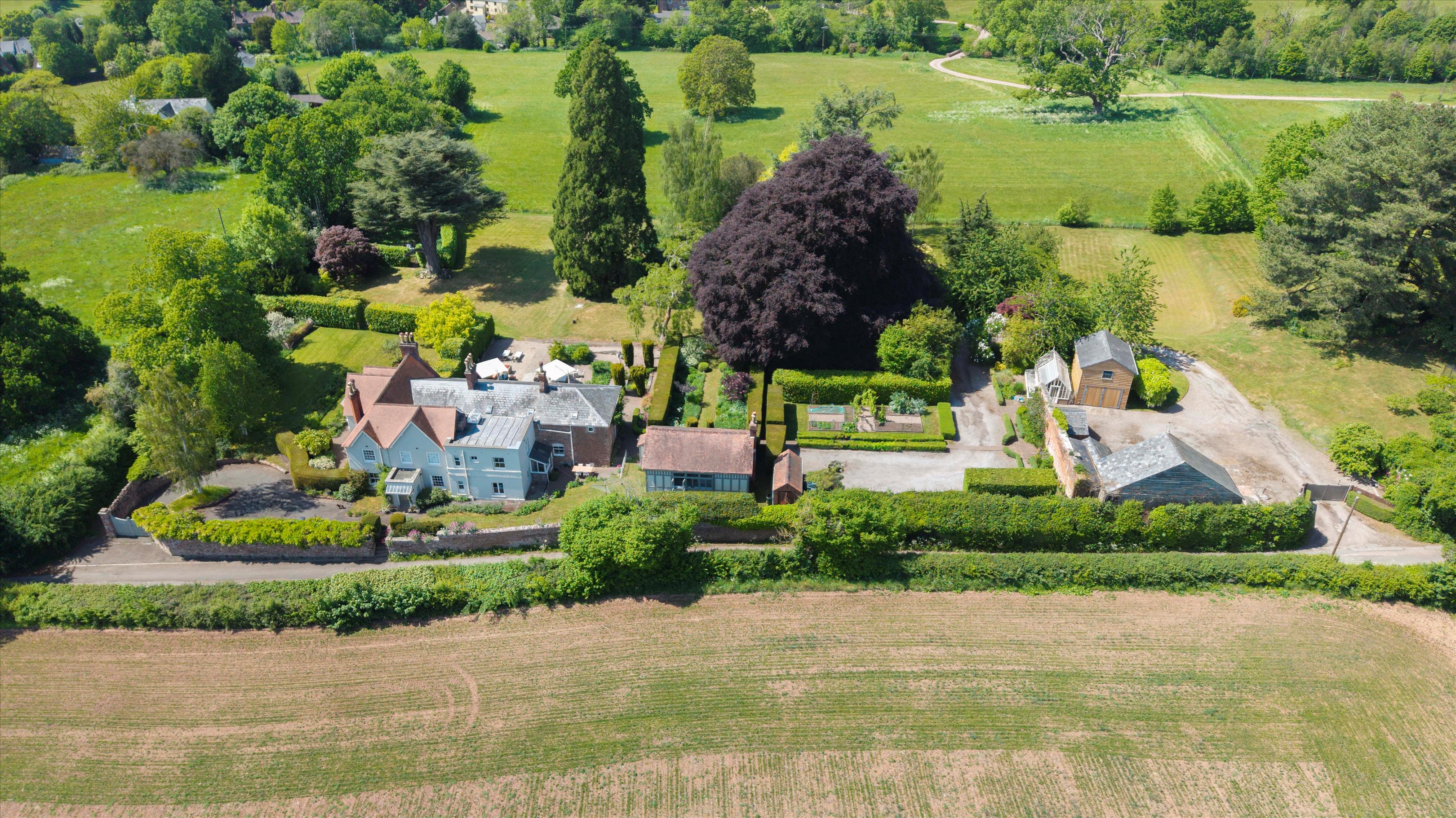 Countryside Charm, Modern Elegance 1