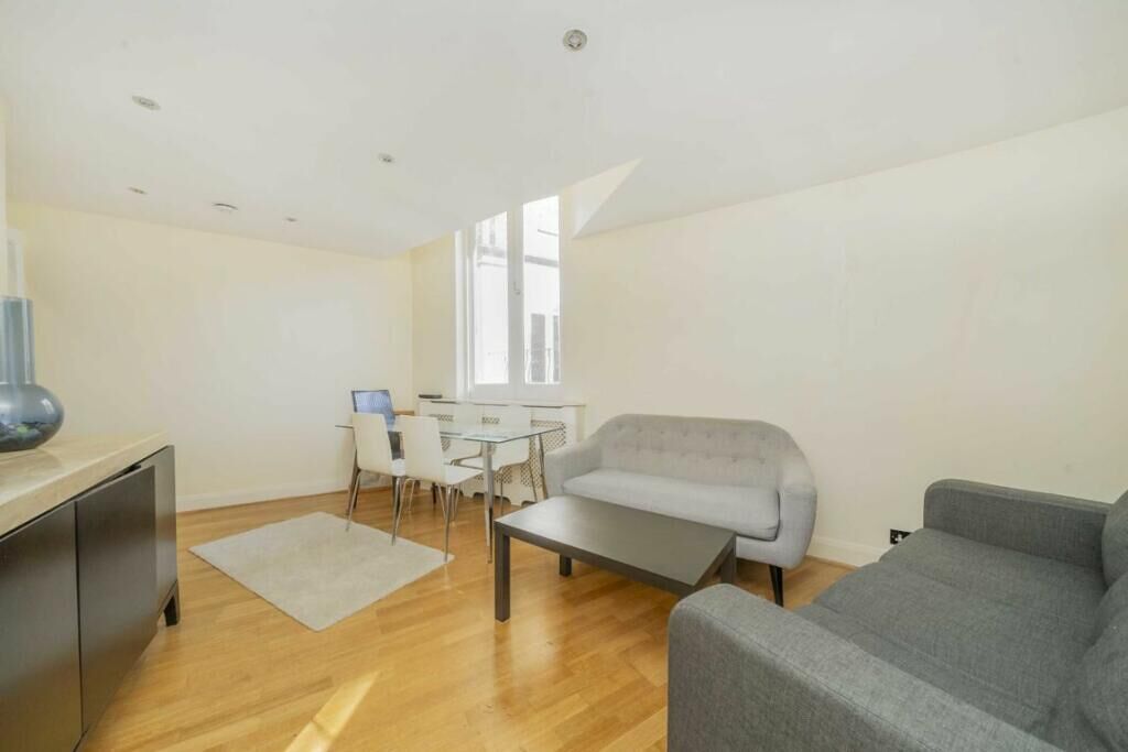 Image of Eliot Mews, London, NW8