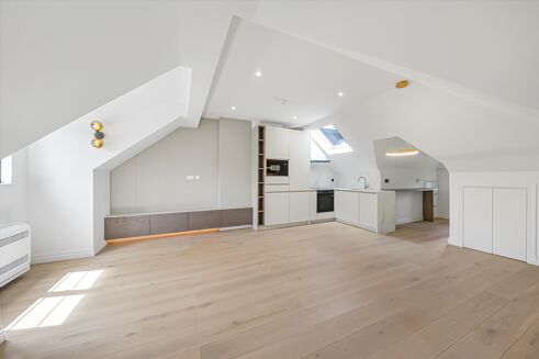 Picture of 2 bedroom flat for rent.