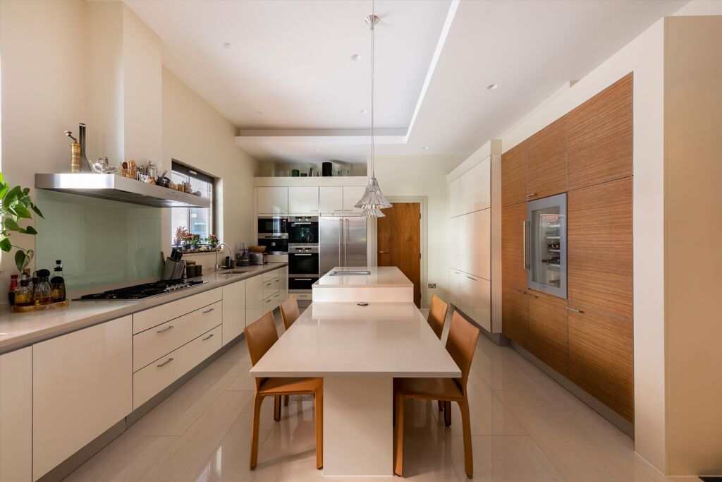Image of The Bishops Avenue, London, N2