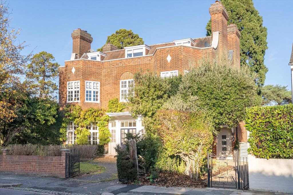 Image of Calonne Road, Wimbledon Village, London, SW19