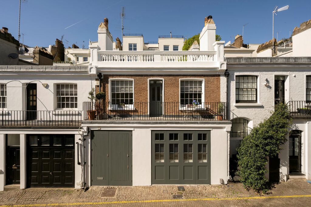Image of Holland Park Mews, London, W11