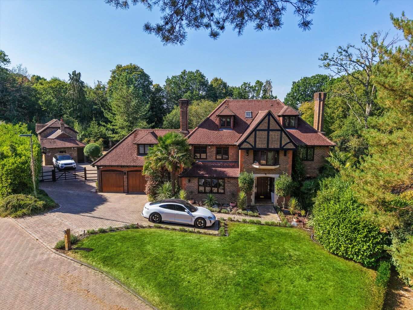Image of Chaworth Close, Ottershaw, Chertsey, Surrey KT16