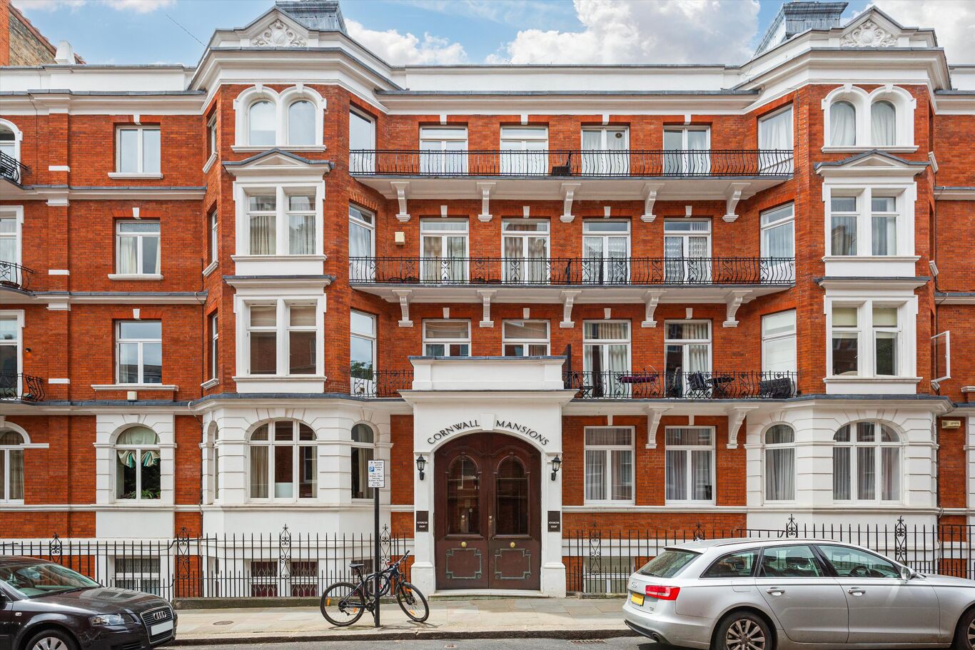 Image of Kensington Court, London W8