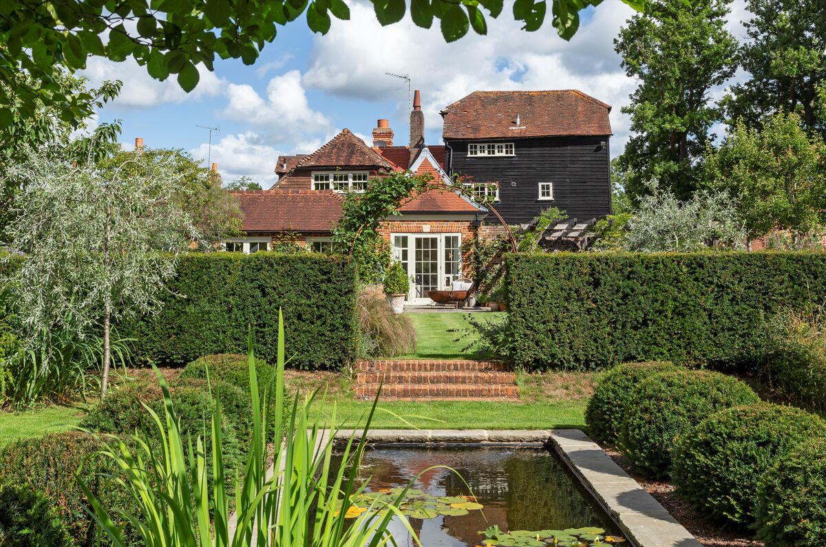 house for sale in The Green, Chiddingfold, Godalming, Surrey, GU8