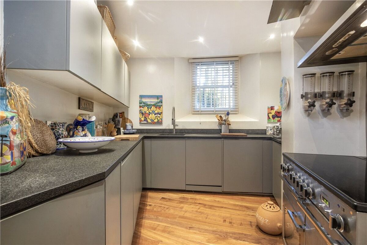flat for sale in South Street, Mayfair, London, W1K POD140278