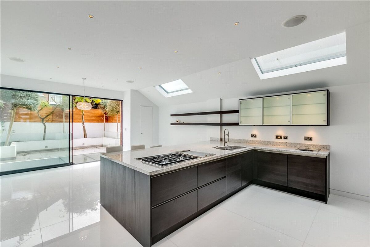 house for sale in Quarrendon Street, Peterborough Estate, Parsons Green