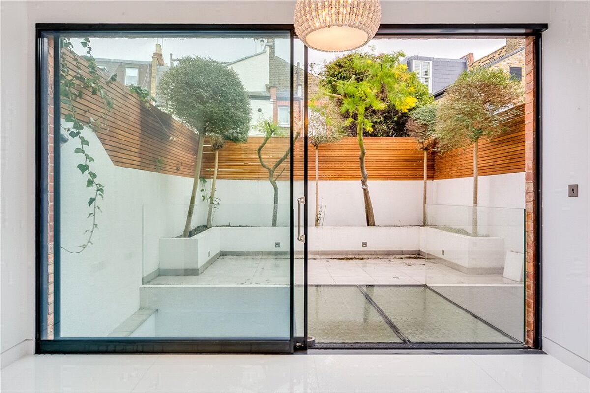 house for sale in Quarrendon Street, Peterborough Estate, Parsons Green