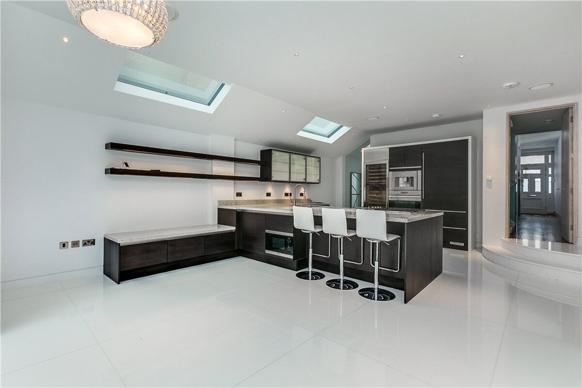 house for sale in Quarrendon Street, Peterborough Estate, Parsons Green