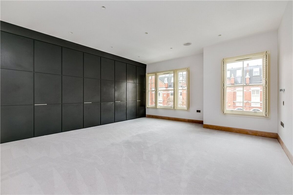 house for sale in Quarrendon Street, Peterborough Estate, Parsons Green