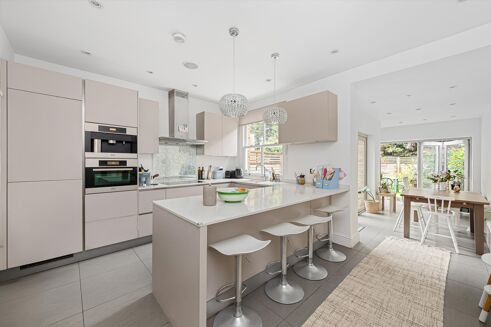 Picture of 4 bedroom house for sale.