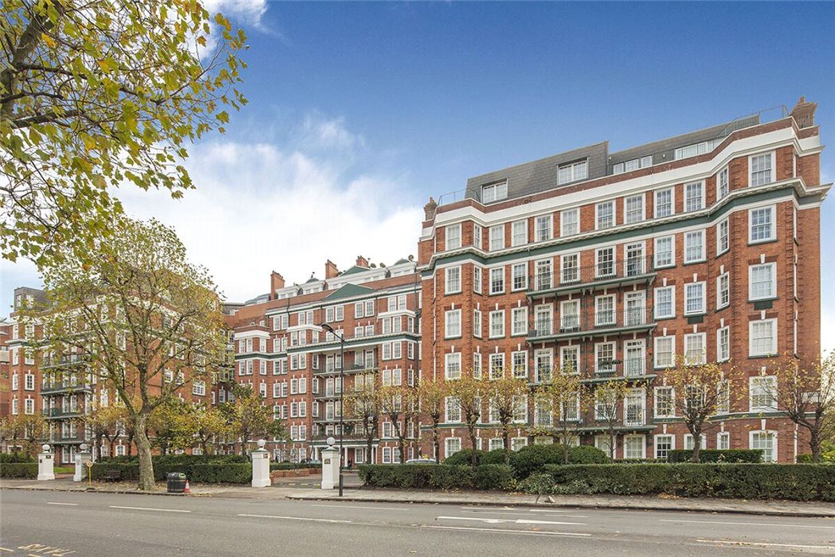 Flat for sale in St. Johns Wood Court, St. Johns Wood Road, London, NW8