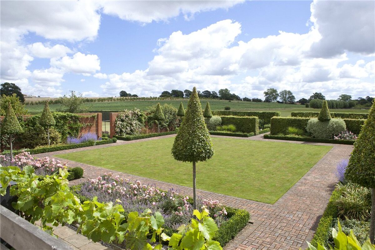 house for sale in Marden Thorn, Marden, Tonbridge, Kent, TN12