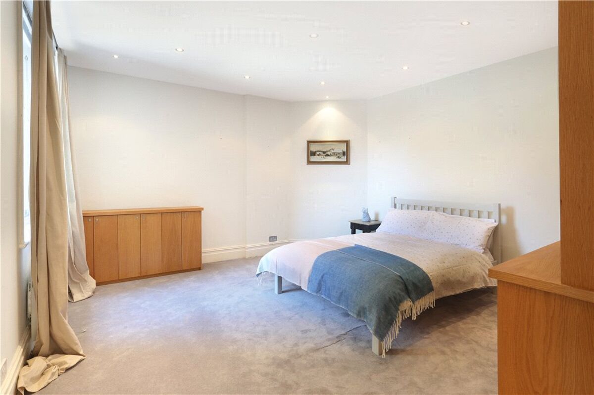 flat for sale in Bedford Park Mansions, The Orchard, London, W4