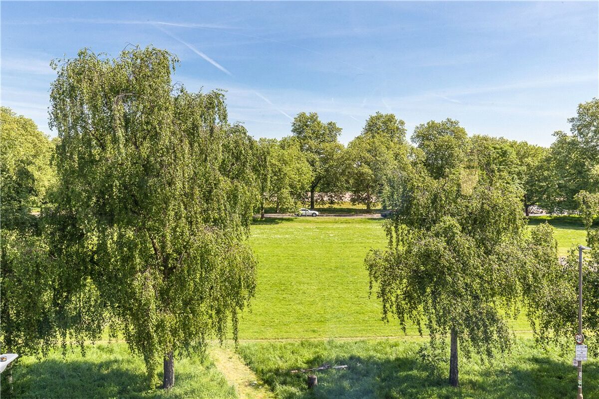 house for sale in Clapham Common West Side, Wandsworth, London, SW4