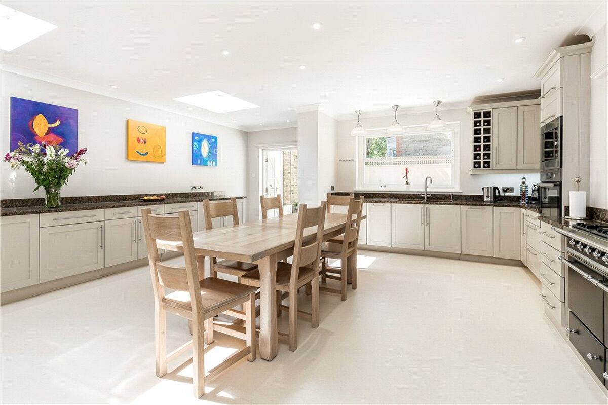 house for sale in Clapham Common West Side, Wandsworth, London, SW4