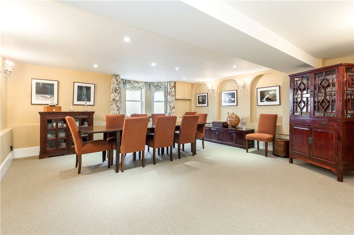 house for sale in Clapham Common West Side, Wandsworth, London, SW4