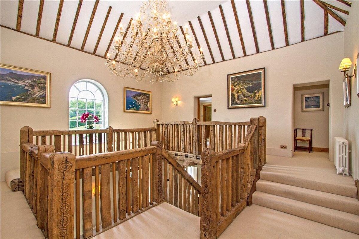 house for sale in Kennel Lane, Frensham, Farnham, Surrey, GU10