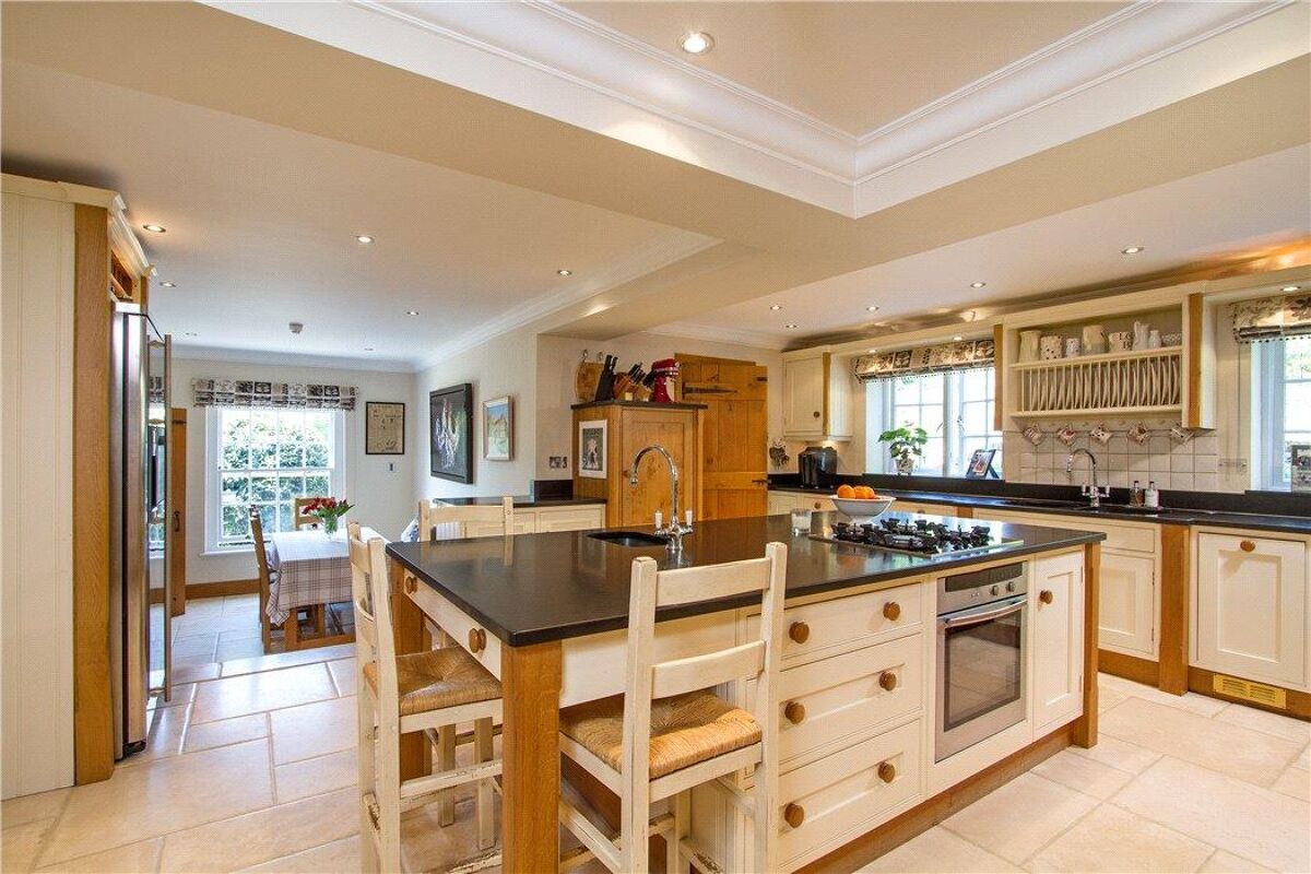 house for sale in Kennel Lane, Frensham, Farnham, Surrey, GU10 POD180587 Knight Frank