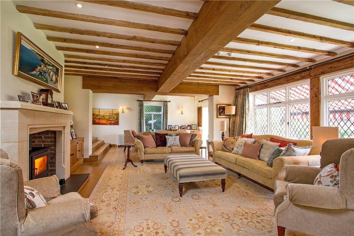 house for sale in Kennel Lane, Frensham, Farnham, Surrey, GU10