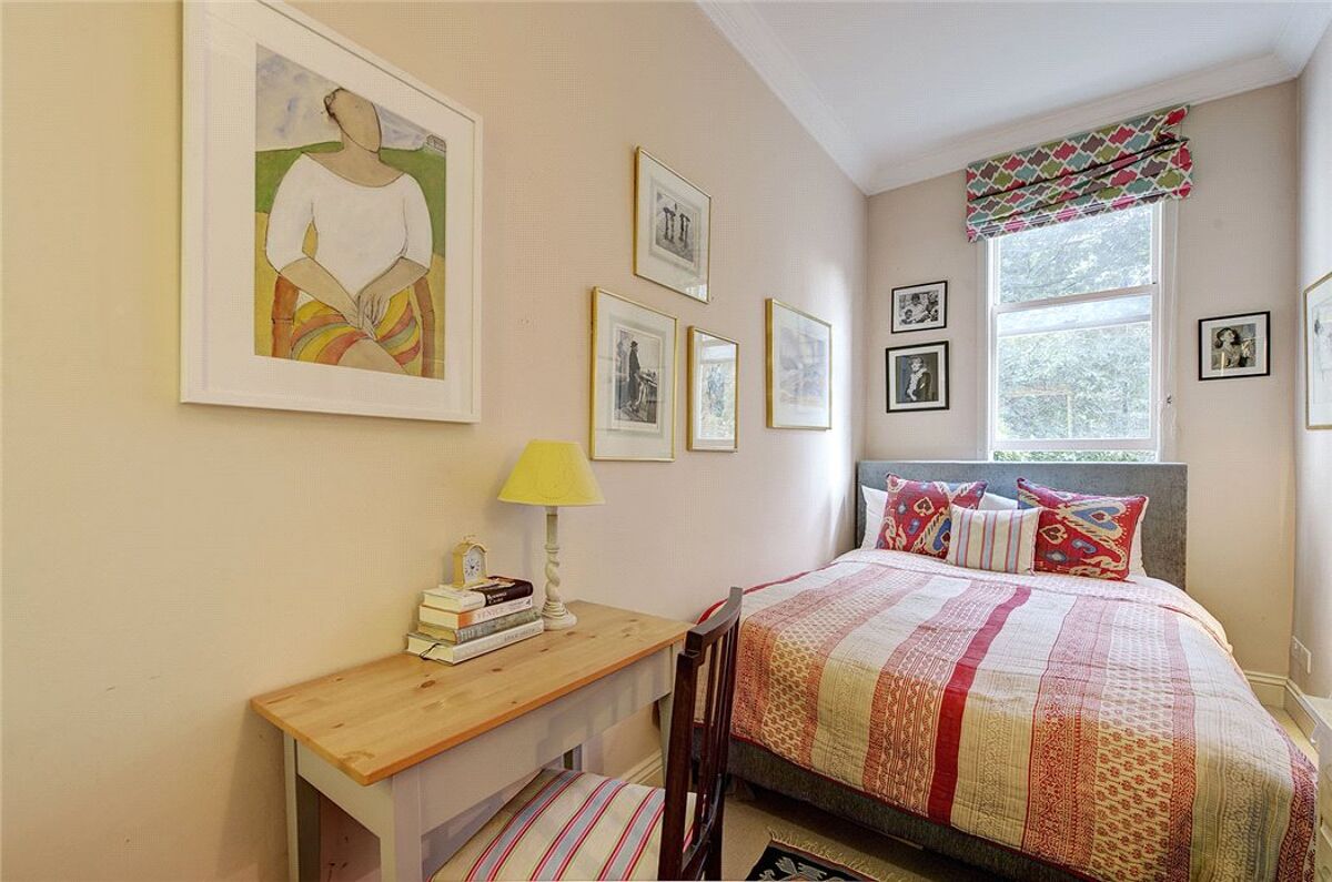 flat for sale in Bassett Road, North Kensington/Notting Hill, London