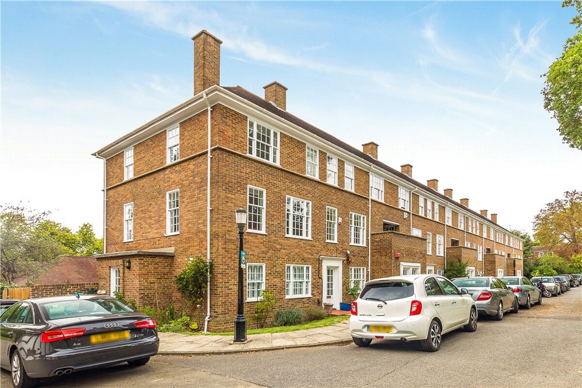 flat for sale in Stonehills Court, College Road, Dulwich, London, SE21