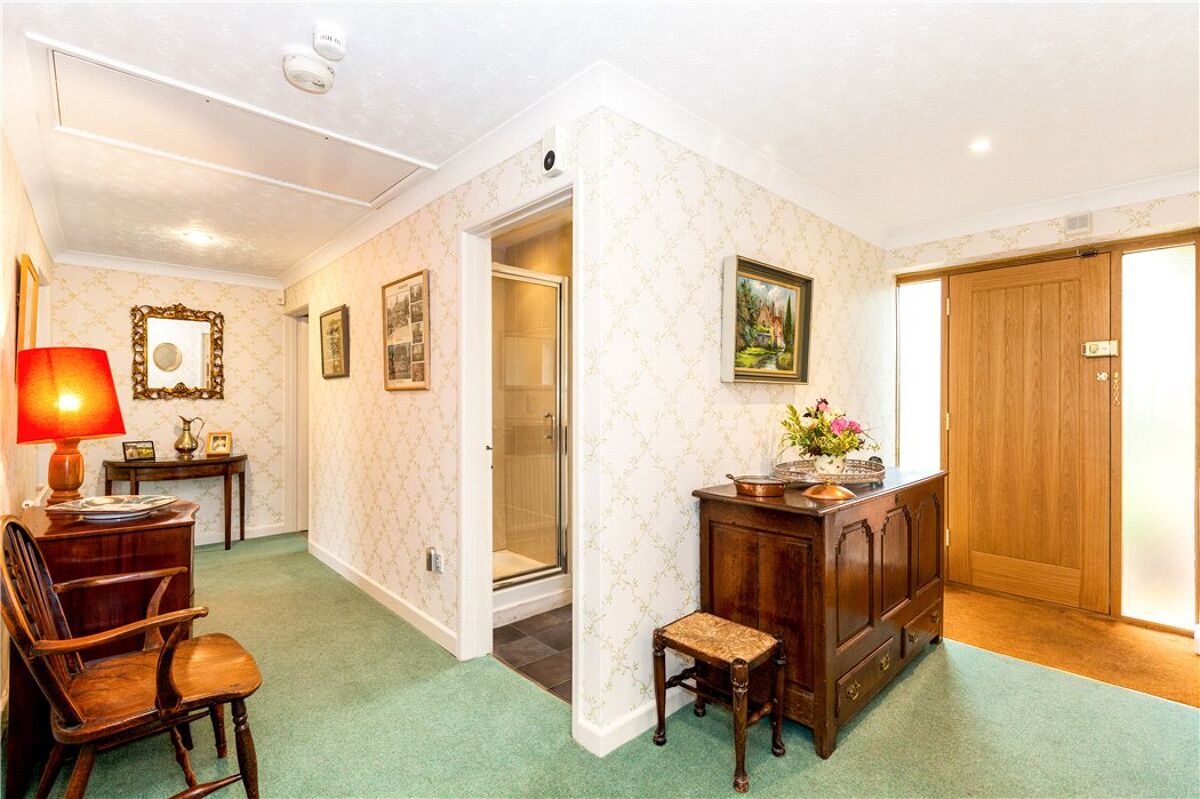 house for sale in High Street, Kintbury, Hungerford, Berkshire, RG17