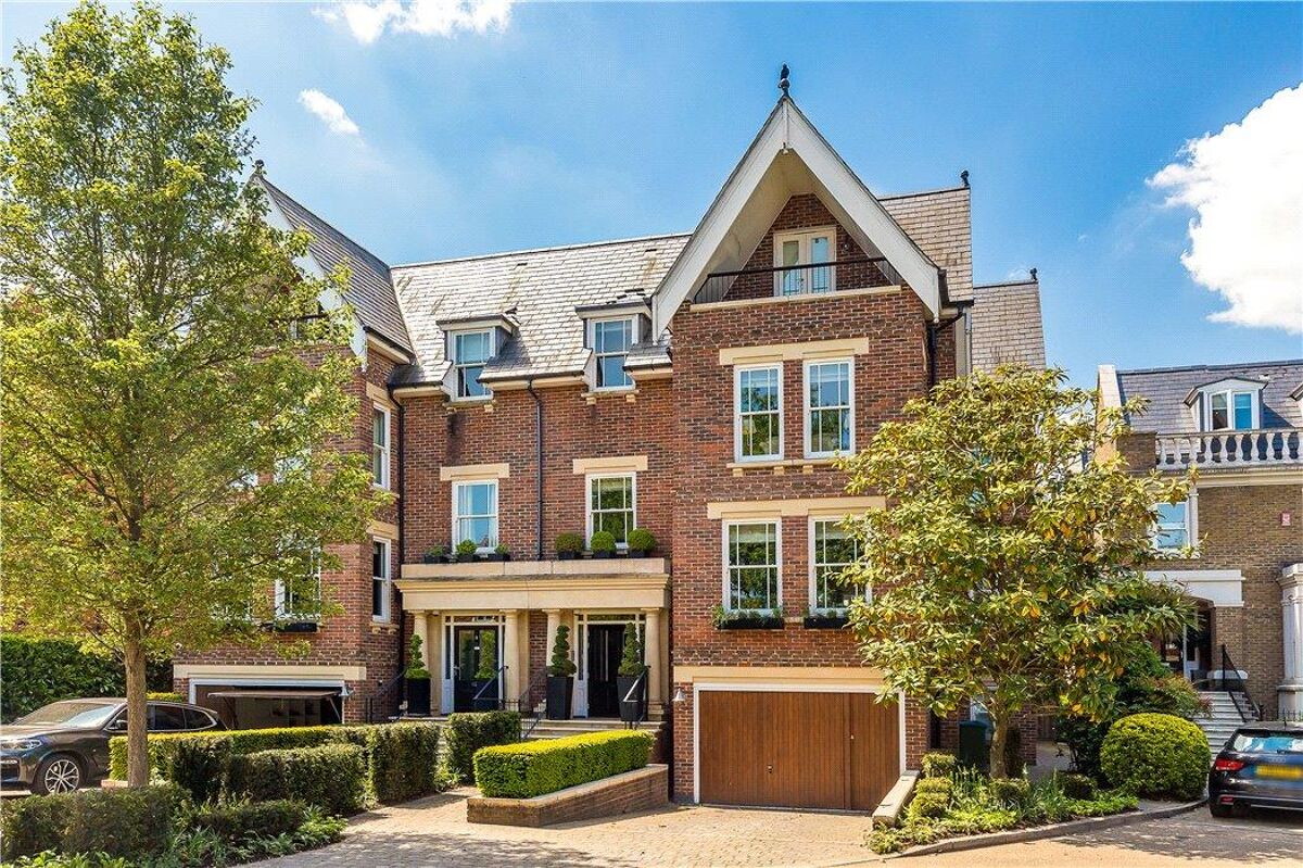 house for sale in Martineau Drive, St Margarets, Richmond, TW1