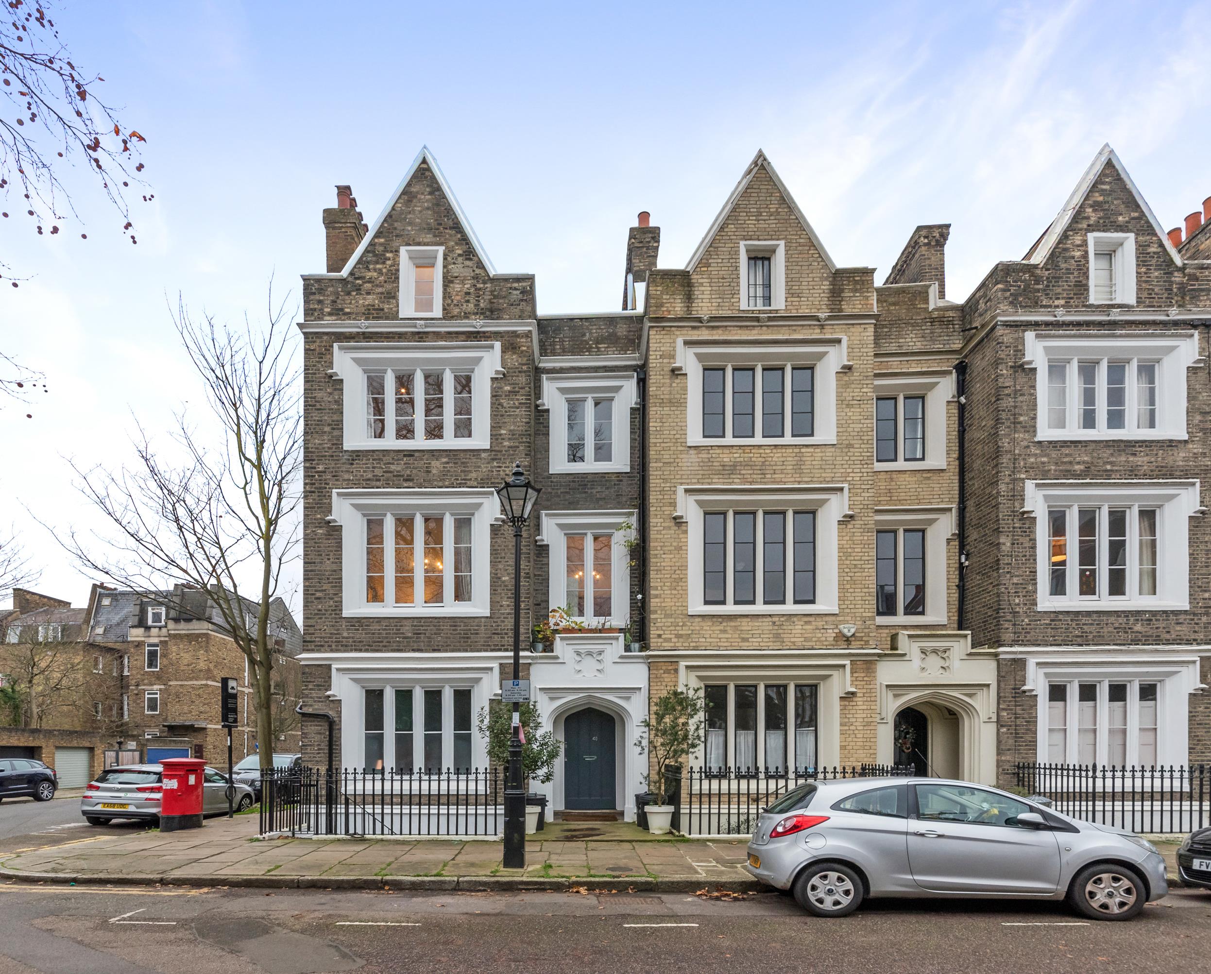 Lonsdale square deals for sale