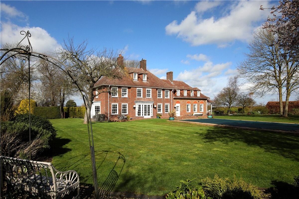 house for sale in Lower Icknield Way, Buckland, Aylesbury, HP22