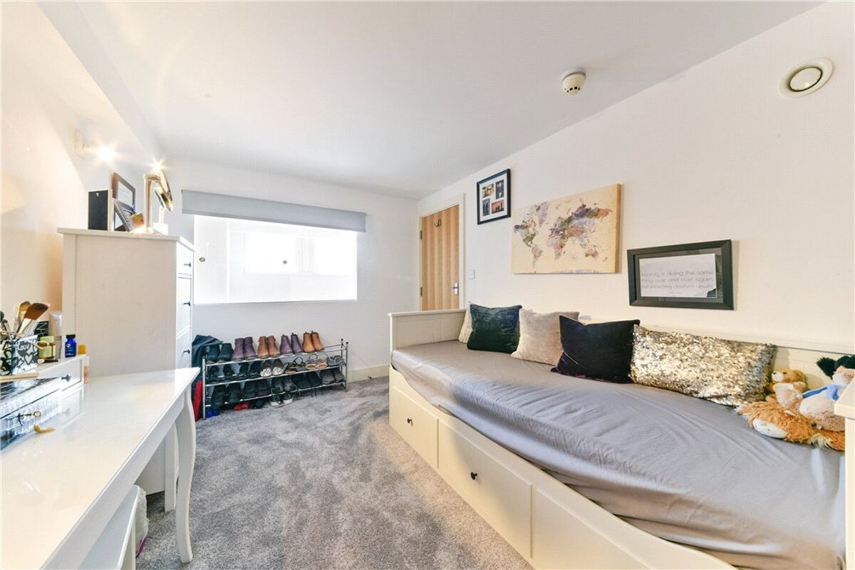 flat for sale in Building 22, Cadogan Road, London, SE18 POD190063