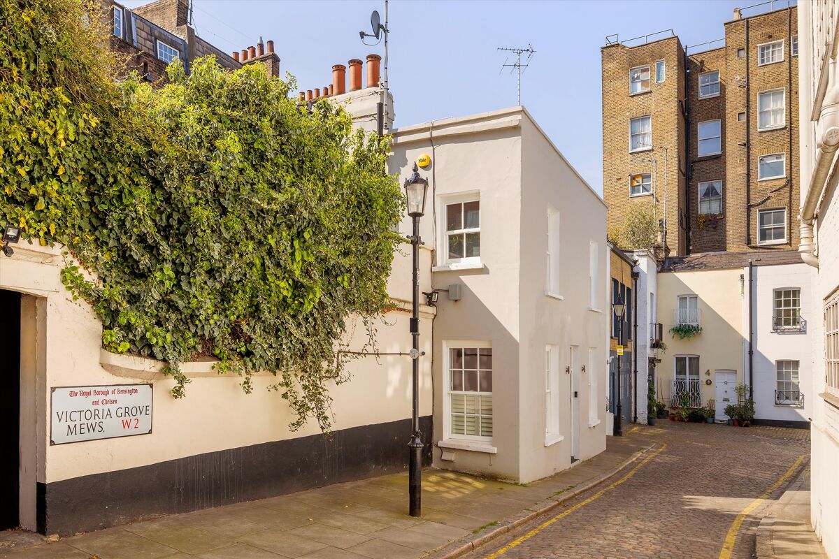 house for sale in Victoria Grove Mews, Notting Hill, London, W2