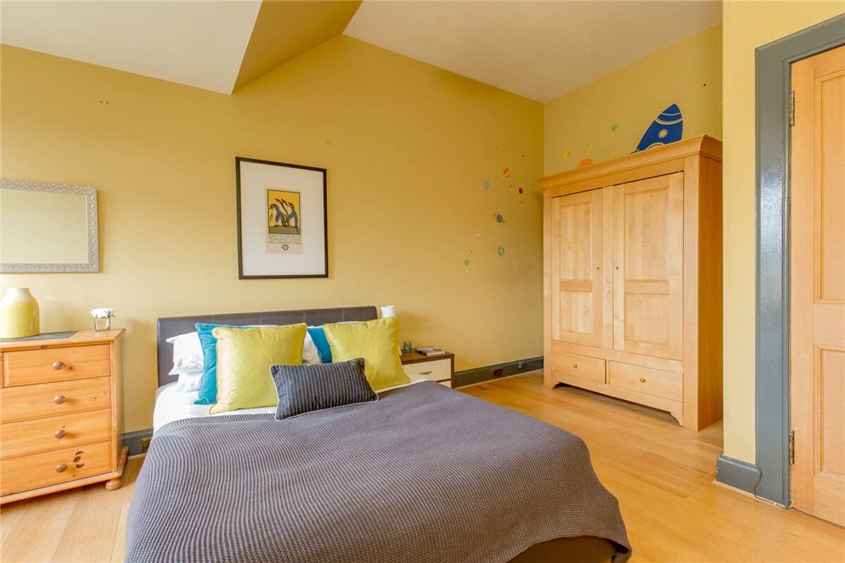 flat for sale in Craigmillar Park, Edinburgh, EH16 POD190493 Knight